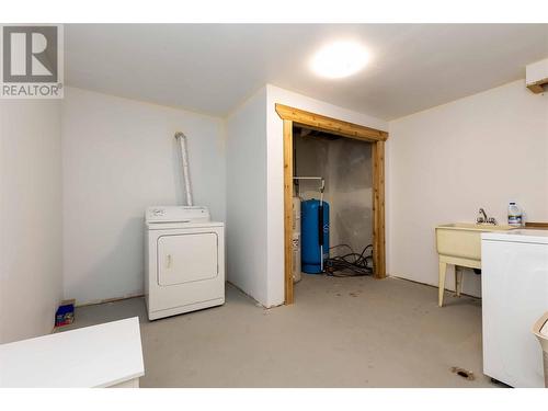 8240 Loakin Bear Creek Road, Chase, BC - Indoor Photo Showing Laundry Room