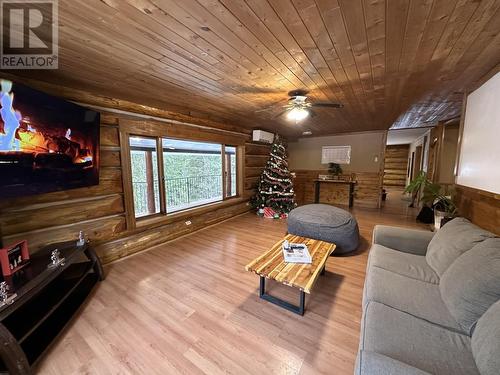 8240 Loakin Bear Creek Road, Chase, BC - Indoor