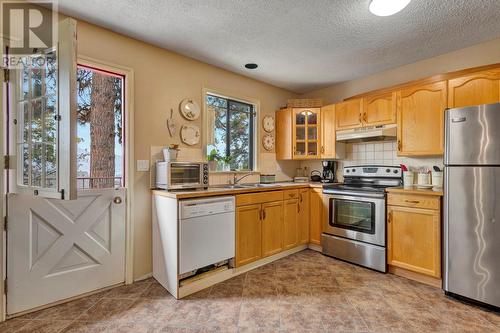 2259 Westville Place, West Kelowna, BC - Indoor Photo Showing Kitchen With Double Sink