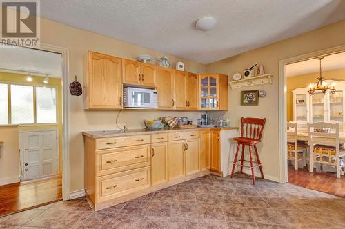 2259 Westville Place, West Kelowna, BC - Indoor Photo Showing Kitchen