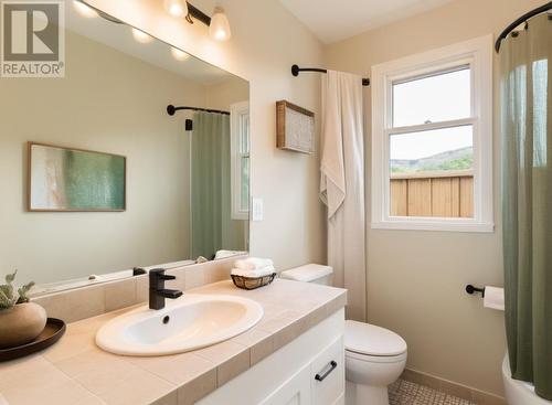 2259 Westville Place, West Kelowna, BC - Indoor Photo Showing Bathroom