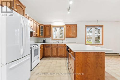 64 Morgan Road, Belleville, ON - Indoor Photo Showing Kitchen