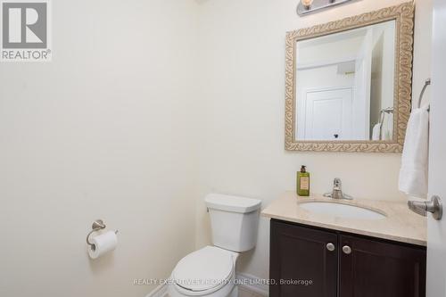 614 - 9255 Jane Street, Vaughan, ON - Indoor Photo Showing Bathroom