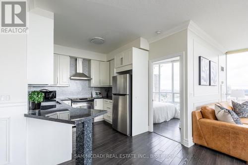 2402 - 223 Webb Drive, Mississauga, ON - Indoor Photo Showing Kitchen