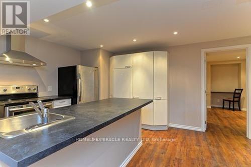 4 Major William Sharpe Drive, Brampton, ON - Indoor Photo Showing Kitchen