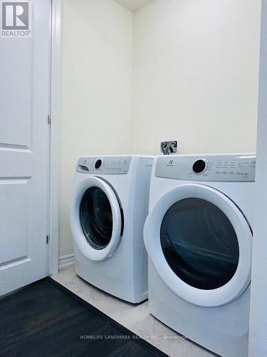 125 Stork Street, Oakville, ON - Indoor Photo Showing Laundry Room