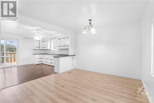 21944 Main Street, North Glengarry (721 - North Glengarry (Lochiel) Twp), ON - Indoor Photo Showing Kitchen