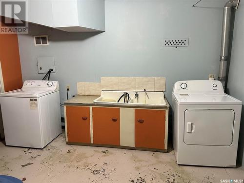 637 6Th Street, Humboldt, SK - Indoor Photo Showing Laundry Room