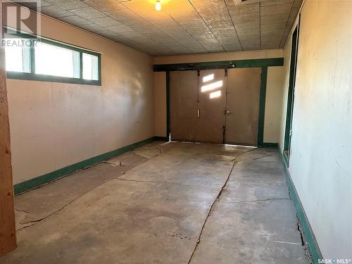 637 6Th Street, Humboldt, SK - Indoor Photo Showing Garage