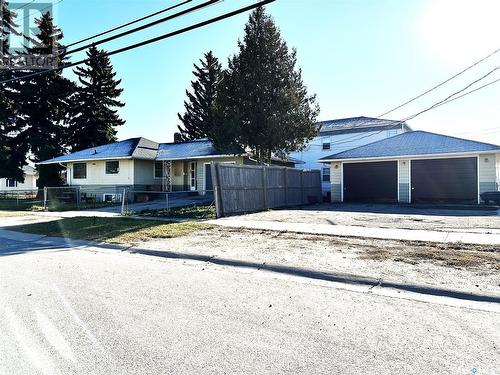 637 6Th Street, Humboldt, SK - Outdoor