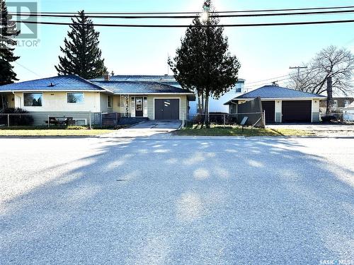 637 6Th Street, Humboldt, SK - Outdoor With Facade