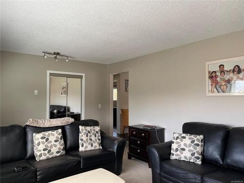 3705 14Th Ave, Port Alberni, BC - Indoor Photo Showing Living Room