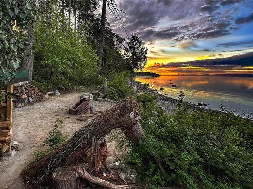 1901 East Rd, Denman Island, BC 