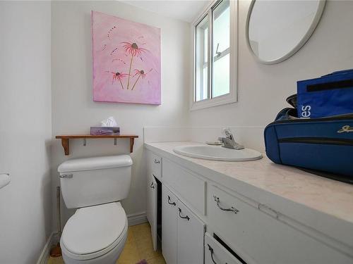 2011 / 2009 Idlemore Rd, Sooke, BC - Indoor Photo Showing Bathroom