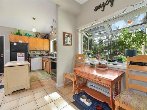 2011 / 2009 Idlemore Rd, Sooke, BC - Indoor Photo Showing Kitchen