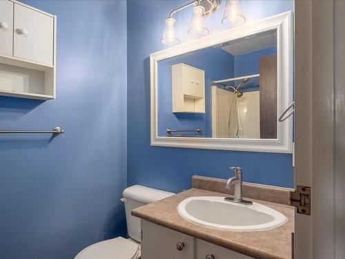 416-1600 Dufferin Cres, Nanaimo, BC - Indoor Photo Showing Bathroom