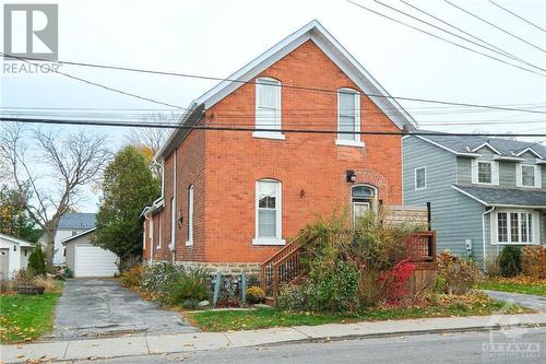 front of house - 33 Napoleon Street, Carleton Place, ON - Outdoor