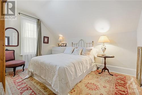 primary bedroom - 33 Napoleon Street, Carleton Place, ON - Indoor Photo Showing Bedroom