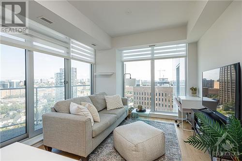 805 Carling Avenue Unit#1301, Ottawa, ON - Indoor Photo Showing Living Room