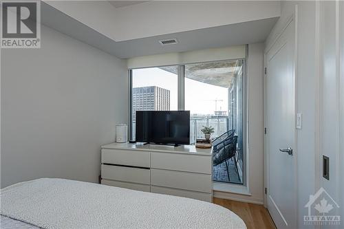 805 Carling Avenue Unit#1301, Ottawa, ON - Indoor Photo Showing Bedroom