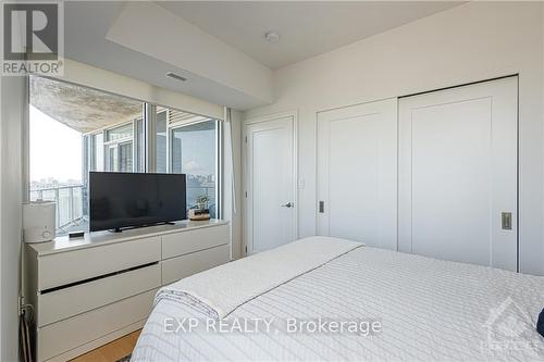 805 Carling Avenue Unit#1301, Ottawa, ON - Indoor Photo Showing Bedroom