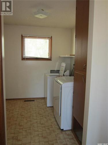 1996 Newmarket Drive, Tisdale, SK - Indoor Photo Showing Laundry Room