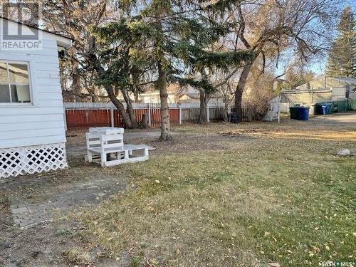 1306 1St Avenue Nw, Moose Jaw, SK - Outdoor