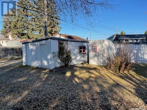 1306 1St Avenue Nw, Moose Jaw, SK - Outdoor