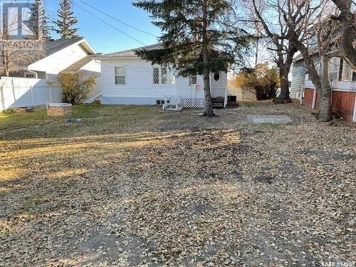 1306 1St Avenue Nw, Moose Jaw, SK - Outdoor