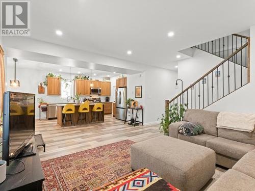 34 Scotia Lane, Whitehorse, YT - Indoor Photo Showing Living Room