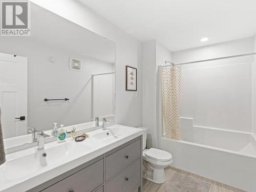 34 Scotia Lane, Whitehorse, YT - Indoor Photo Showing Bathroom