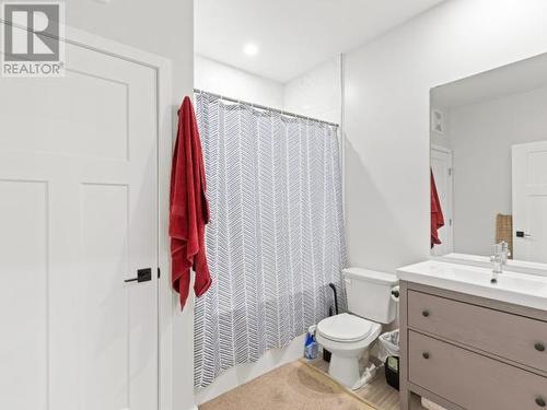 34 Scotia Lane, Whitehorse, YT - Indoor Photo Showing Bathroom