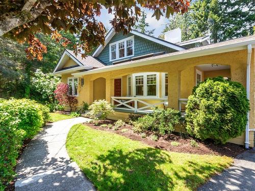 407 Cypress Rd, Qualicum Beach, BC 