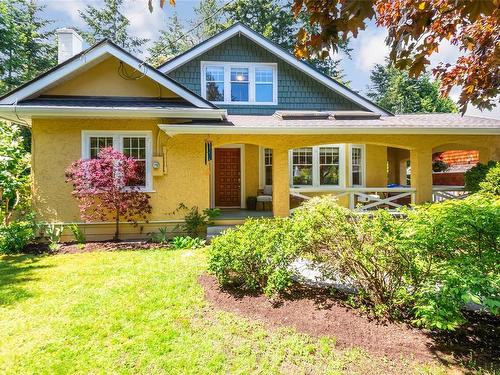 407 Cypress Rd, Qualicum Beach, BC 