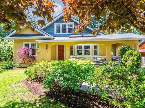 407 Cypress Rd, Qualicum Beach, BC 