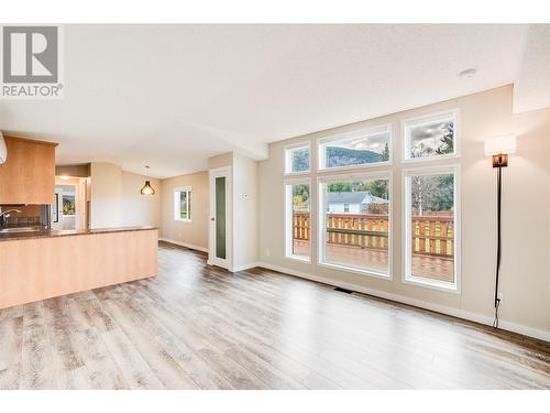 827 Columbia Road, Castlegar, BC - Indoor