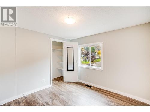 827 Columbia Road, Castlegar, BC - Indoor Photo Showing Other Room