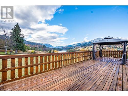 827 Columbia Road, Castlegar, BC - Outdoor With Deck Patio Veranda