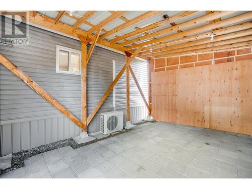 827 Columbia Road, Castlegar, BC - Indoor