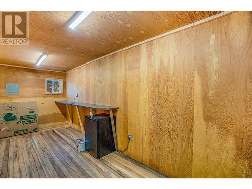 827 Columbia Road, Castlegar, BC - Indoor Photo Showing Other Room