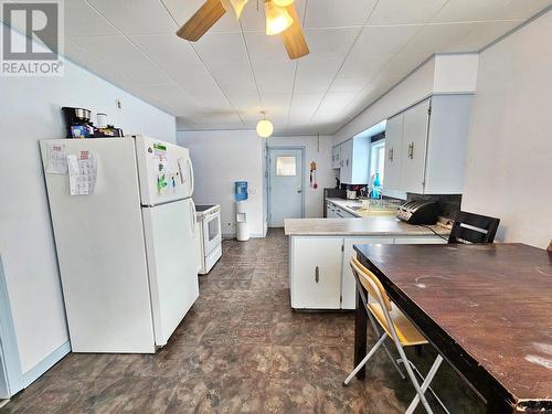 1108 River Park Road, Quesnel, BC - Indoor Photo Showing Kitchen