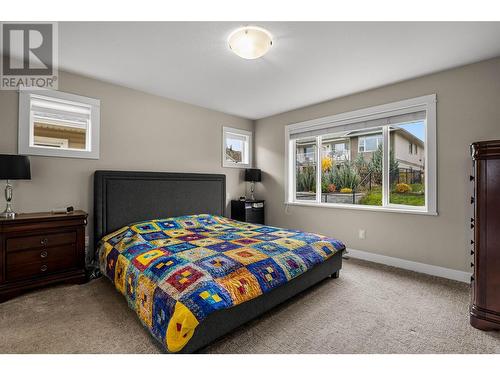 8800 Dallas Drive Unit# 122, Kamloops, BC - Indoor Photo Showing Bedroom