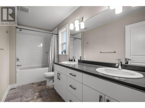 8800 Dallas Drive Unit# 122, Kamloops, BC - Indoor Photo Showing Bathroom