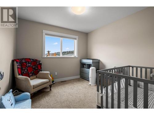 8800 Dallas Drive Unit# 122, Kamloops, BC - Indoor Photo Showing Bedroom