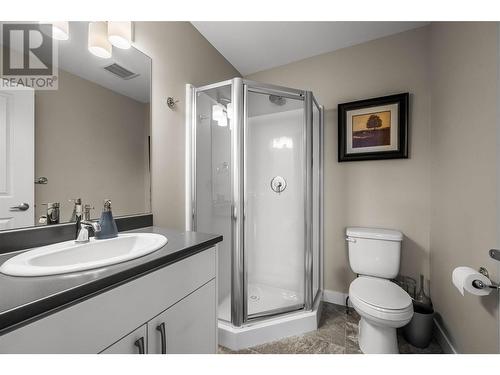 8800 Dallas Drive Unit# 122, Kamloops, BC - Indoor Photo Showing Bathroom