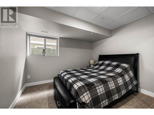 8800 Dallas Drive Unit# 122, Kamloops, BC - Indoor Photo Showing Bedroom