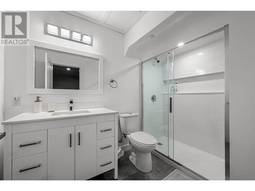 8800 Dallas Drive Unit# 122, Kamloops, BC - Indoor Photo Showing Bathroom