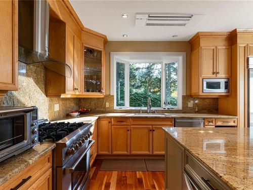 1212 Garden Gate Dr, Central Saanich, BC 