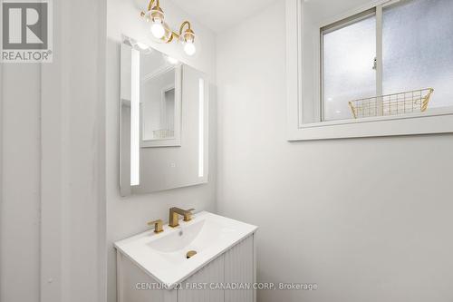 680 Millbank Drive, London, ON - Indoor Photo Showing Bathroom