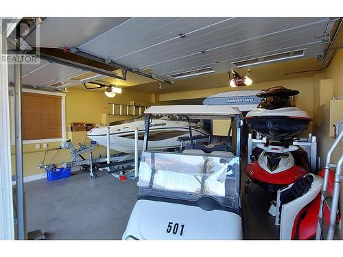 7104 Sante Fe Way Unit# 501, Kelowna, BC - Indoor Photo Showing Garage